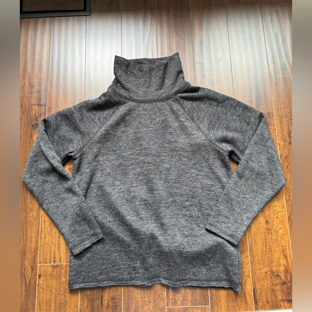 NEW Abercrombie & Fitch Turtleneck/ Mock Neck Buttoned Open Back Sweater Gray